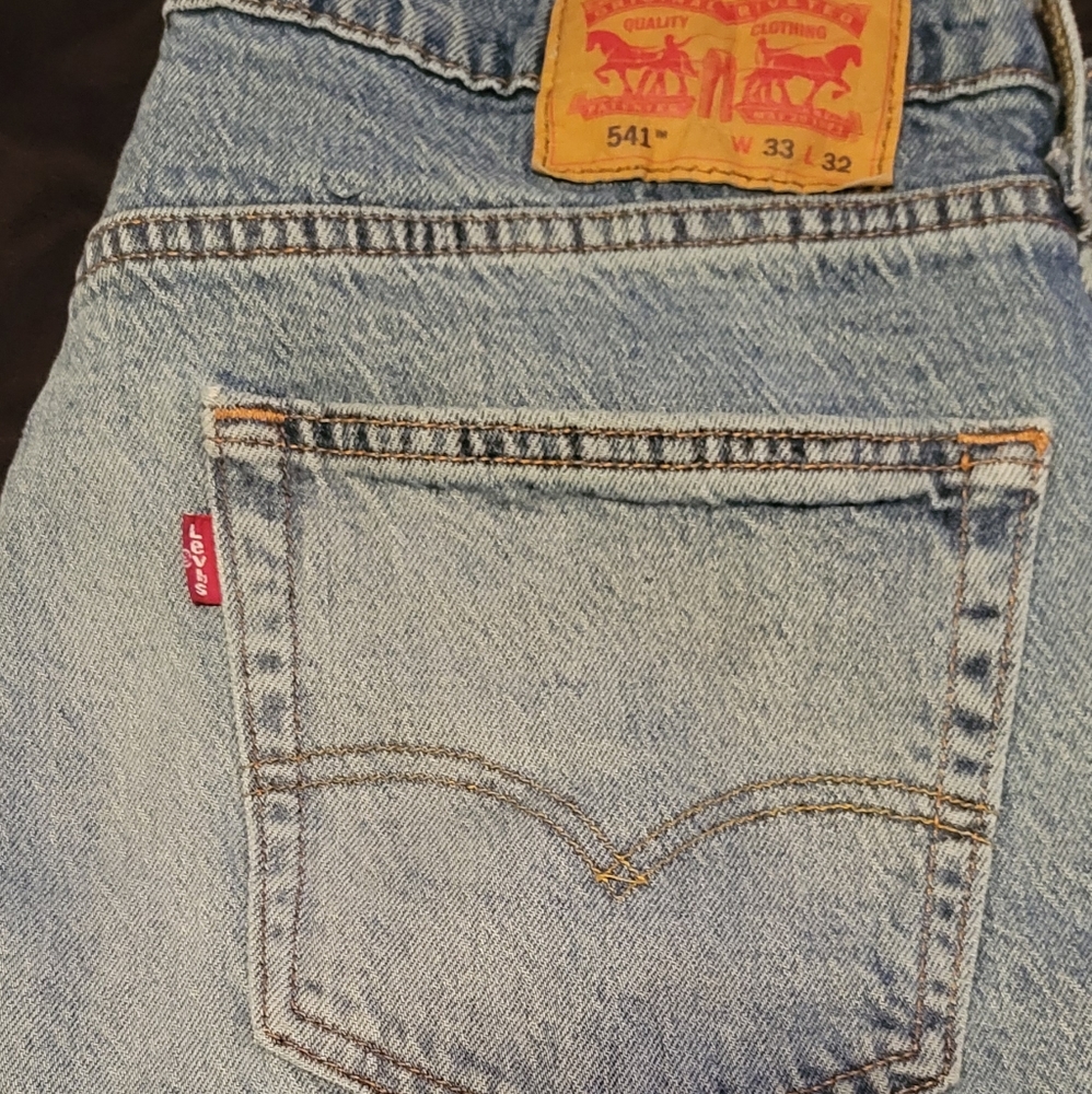 Levi's 541 Atheletic Fit Size 33